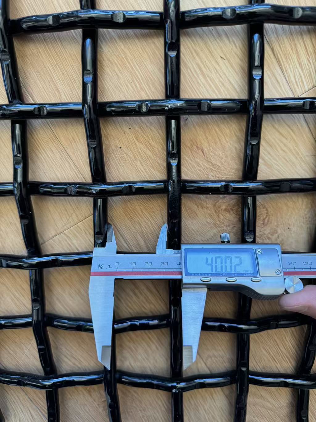 Aperture and wire diameter inspection with measuring equipment